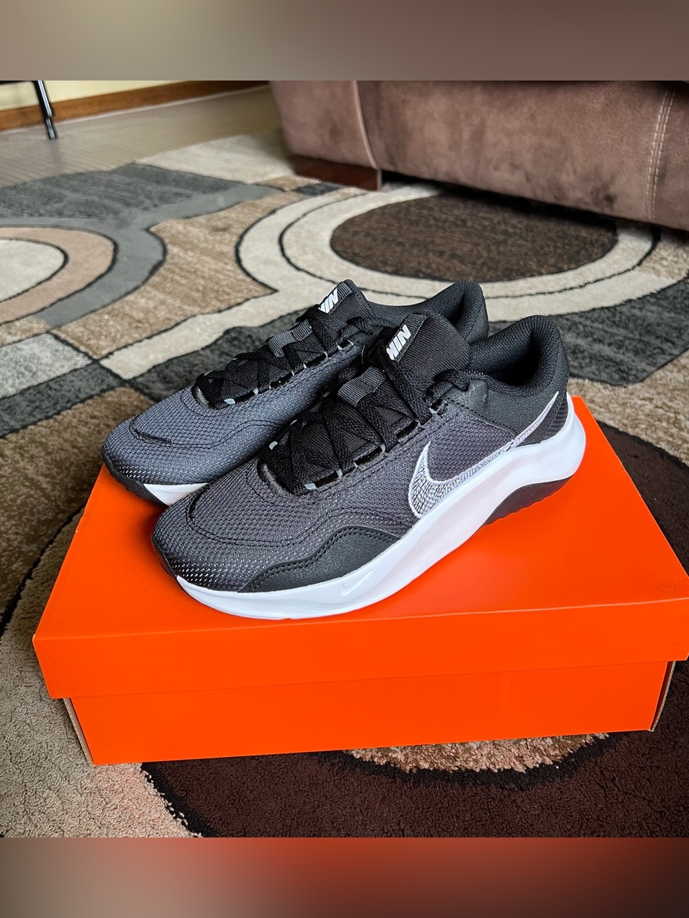 Women's Nike Legend Essential 3 Next Nature Size 6.5